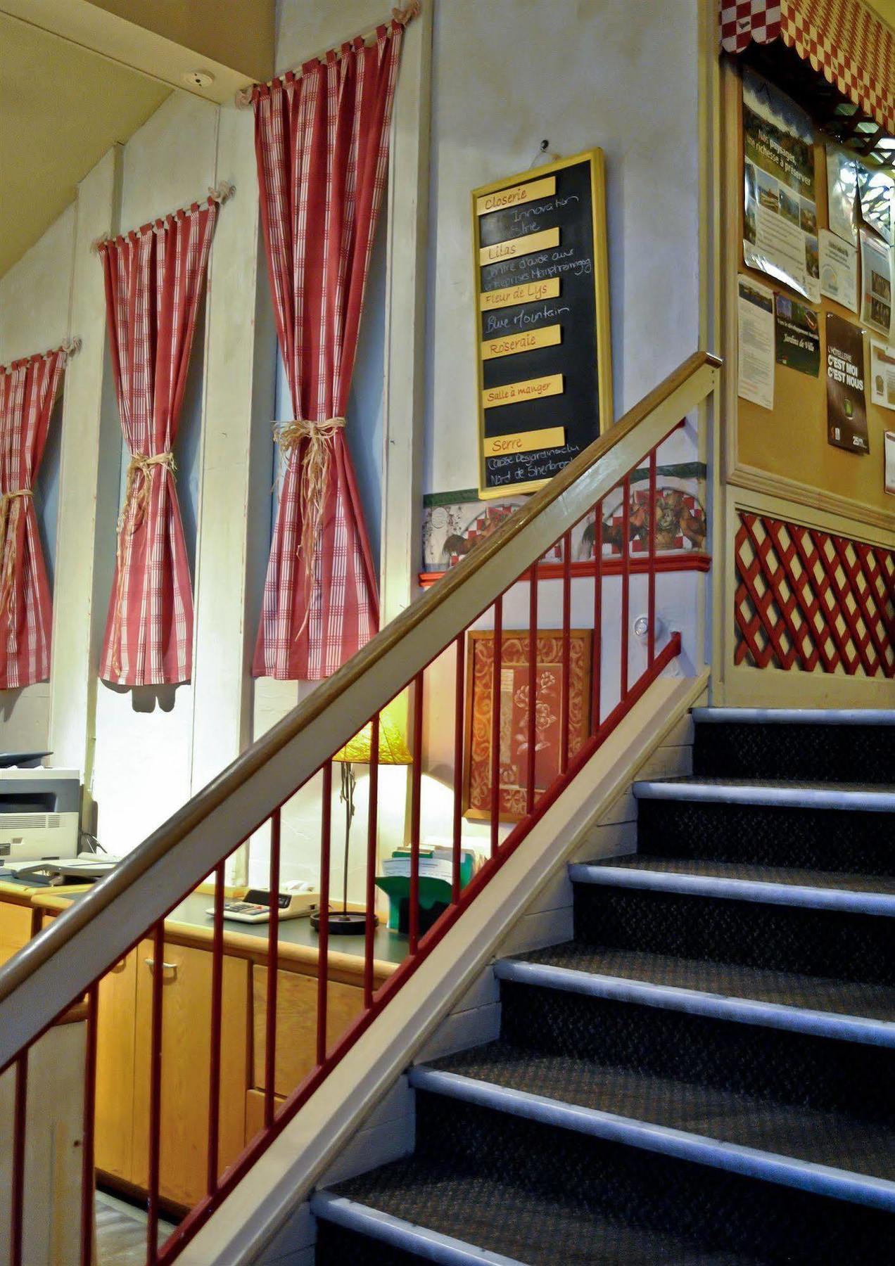 Hotellerie Jardins de Ville Sherbrooke Eksteriør billede